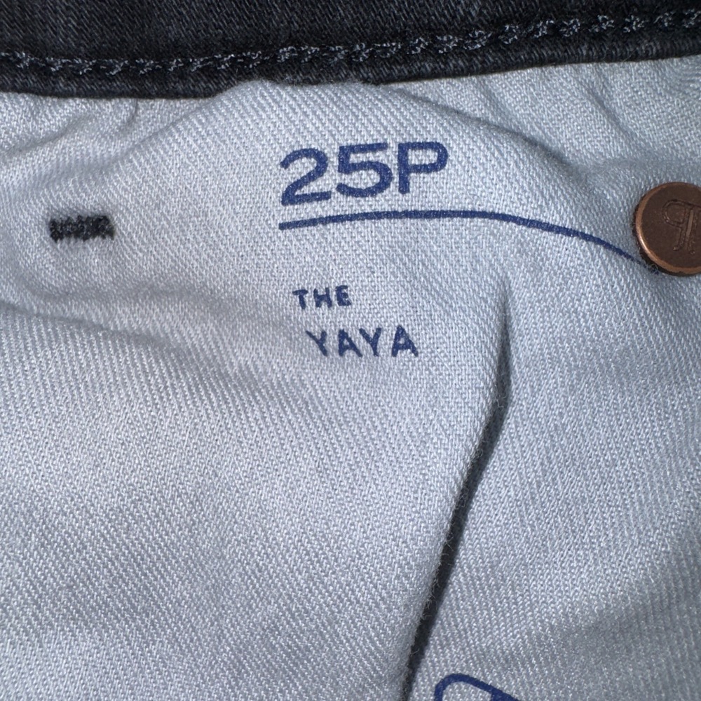 Anthropology Pilcro 25P The Yaya Mid-Rise Straight Jeans Black Denim Raw Hem - Picture 4 of 5